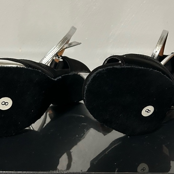 Elegant Black and Silver Heels - Picture 6 of 7